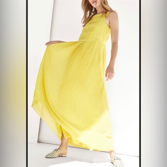 Massimo Dutti Dresses & Skirts - Massimo Dutti yellow pleated dress